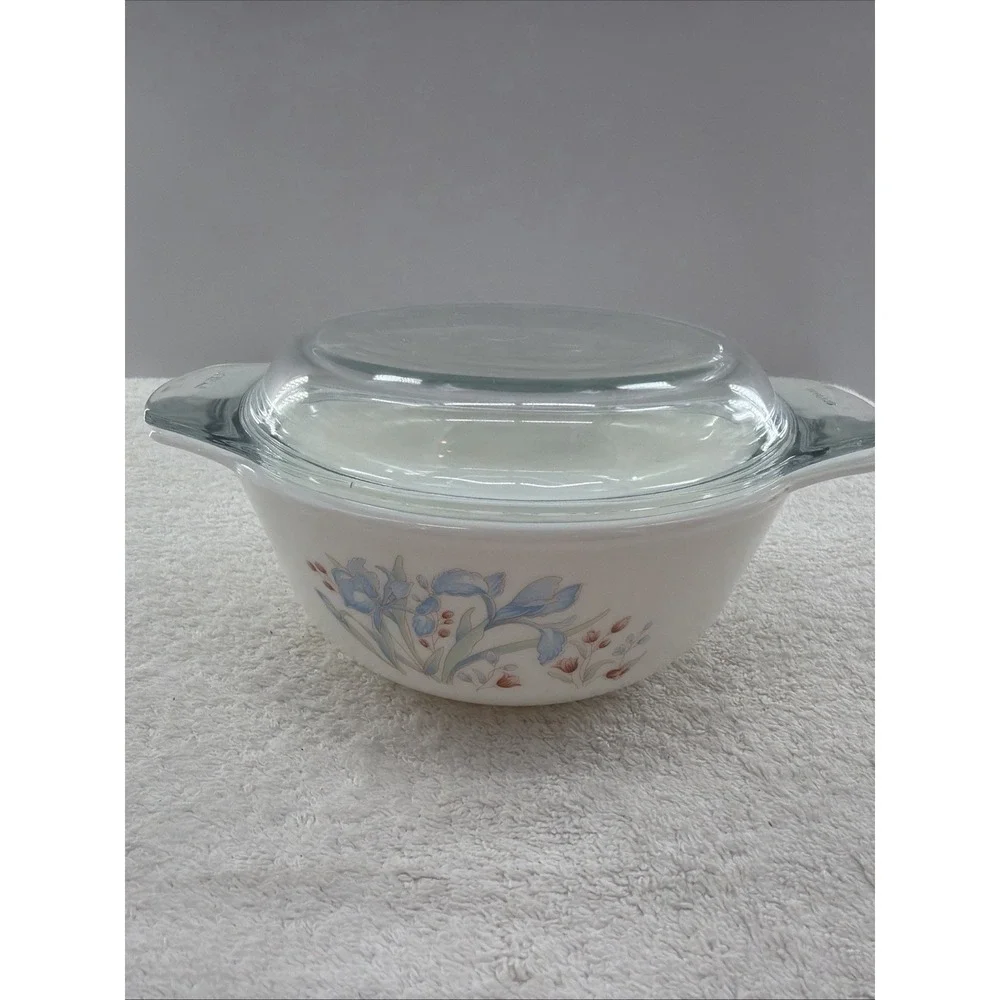 Vintage Pyrex England 1 qt Casserole Dish, Blue Iris pattern with Pyrex Lid